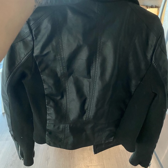 Leather jacket - Picture 3 of 3